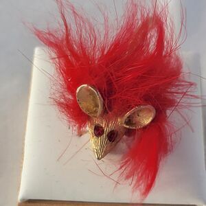 Vintage Festive Mouse Red Boa Slinky Tail Pin Brooch Brushed Gold Tone 2 In.